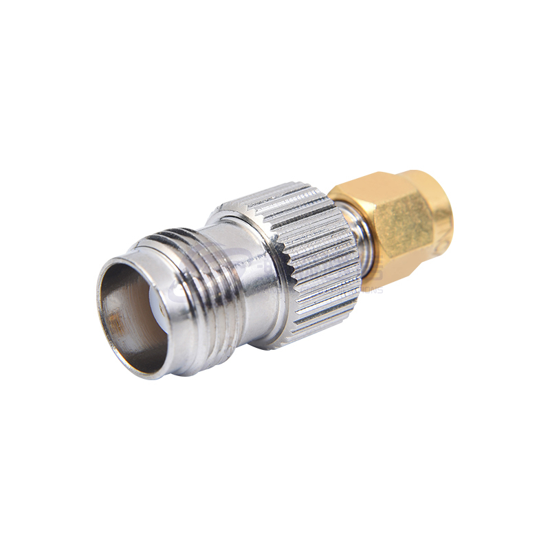 Adaptor coaxial RF din seria SMA la TNC